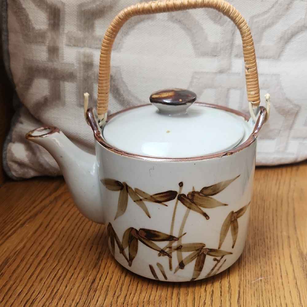 Elegant Ceramic Teapot with Bamboo Design